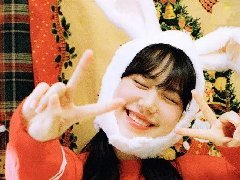 摄影技巧：拍照不自然？教你几个不看镜头的拍照姿势